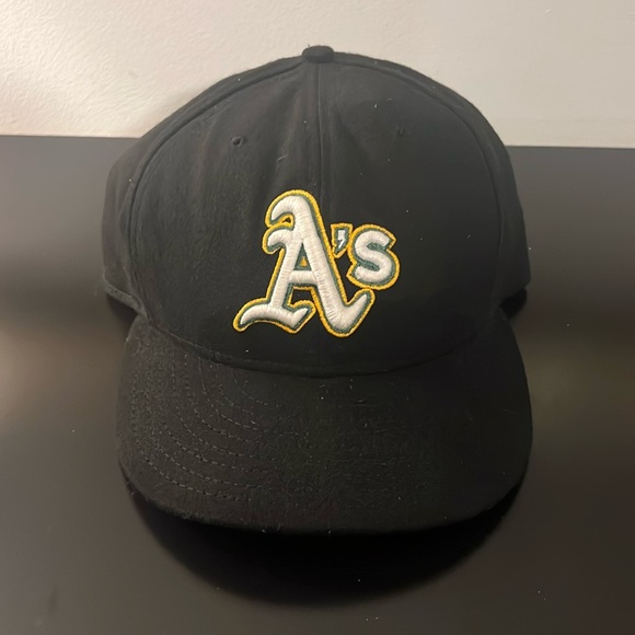 New Era Oakland A’s Official on Field Fitted Cap - Picture 1 of 9